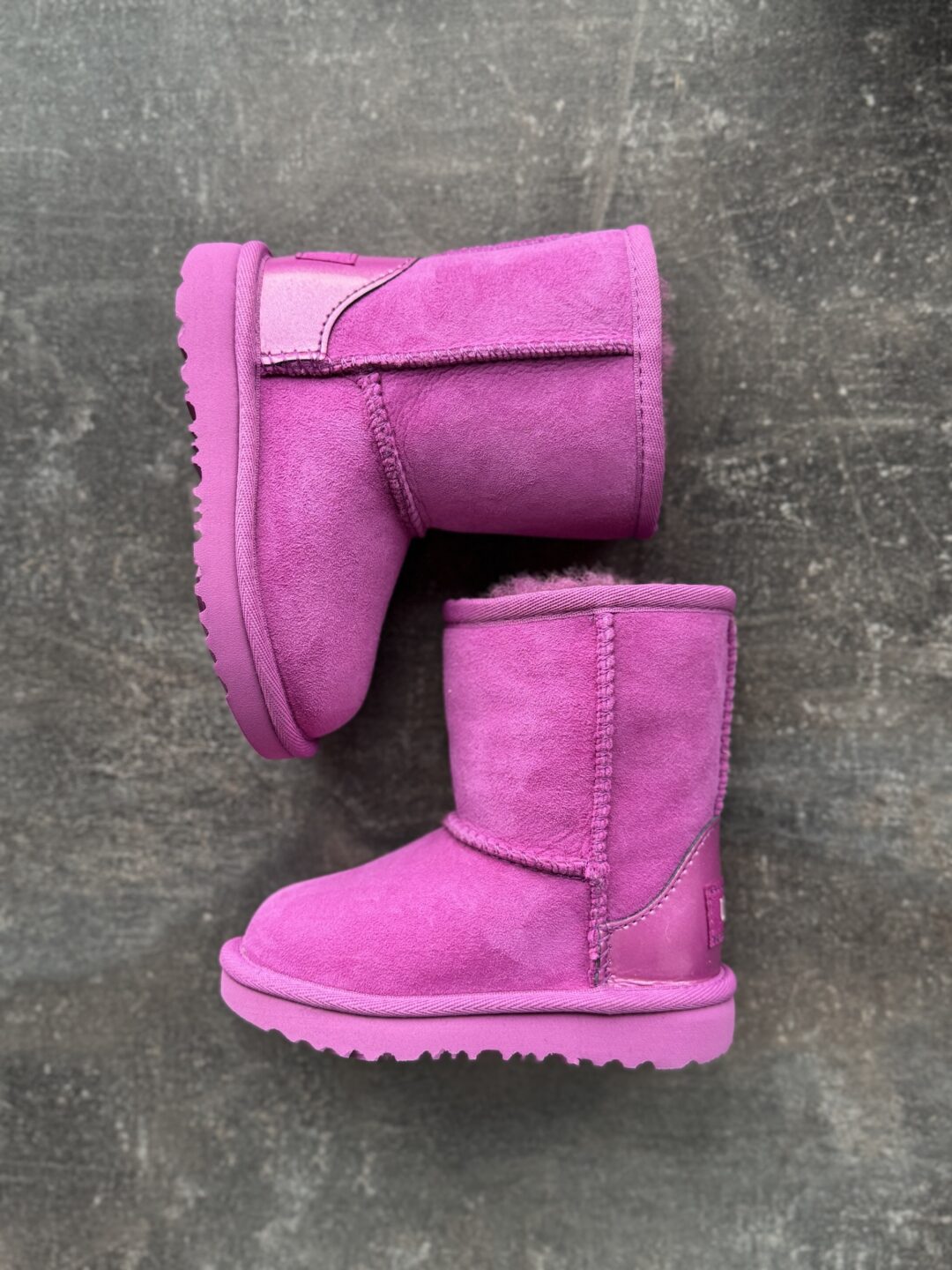 Дитячі черевики UGG Classic II - Зображення 3